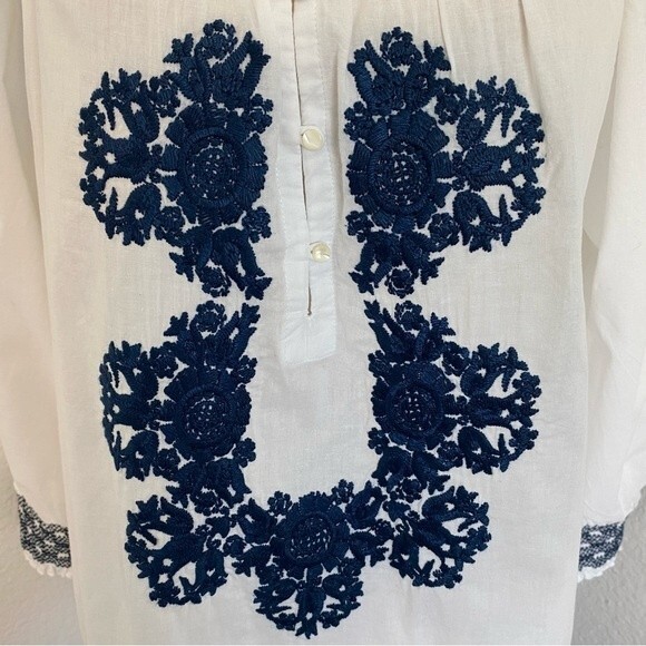 Karen Kane White Navy Peasant Style Embroidery Crochet Boho Flowy Top SZ L - Picture 4 of 11